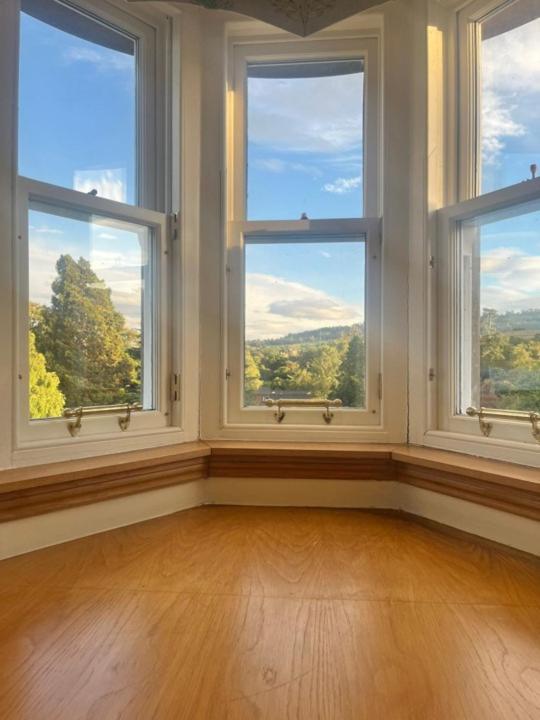 Lomond Castle Penthouse Apartment ลุสส์ ภายนอก รูปภาพ