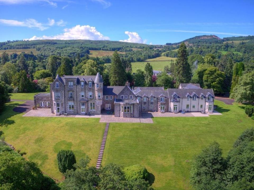 Lomond Castle Penthouse Apartment ลุสส์ ภายนอก รูปภาพ